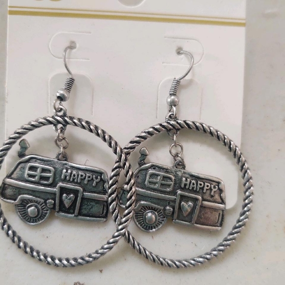 earrings - Picture 3 of 3